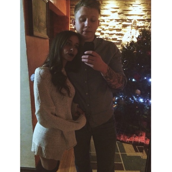 Meet Your Posher🌻 - Picture 4 of 5