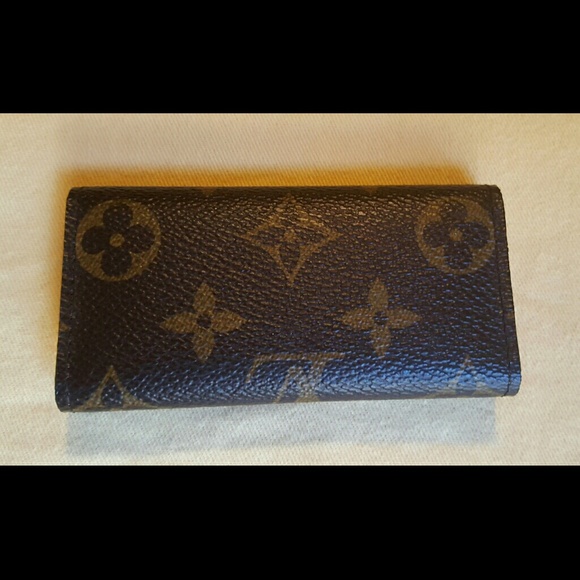 🚫SOLD Authentic Louis Vuitton 4 ring key holder - Picture 2 of 4