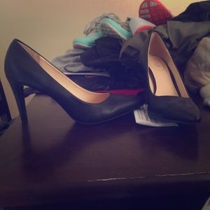 Size 8.5 Ana black short heels