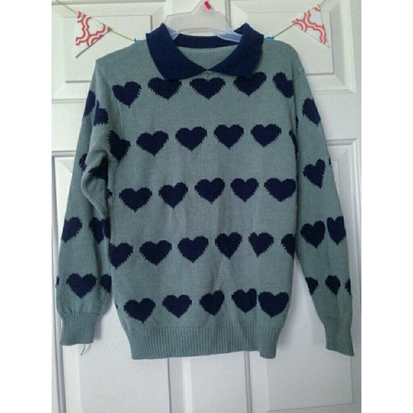 heart shape collar knit sweater