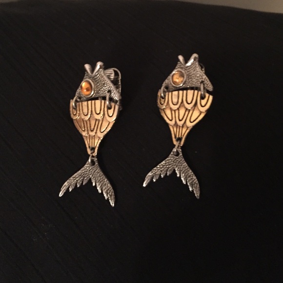Earrings - Picture 1 of 2