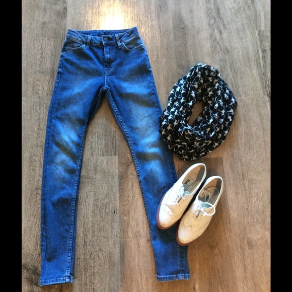 w2430 jeans size