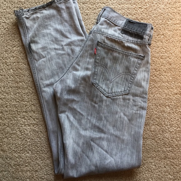 Levi's grey jeans