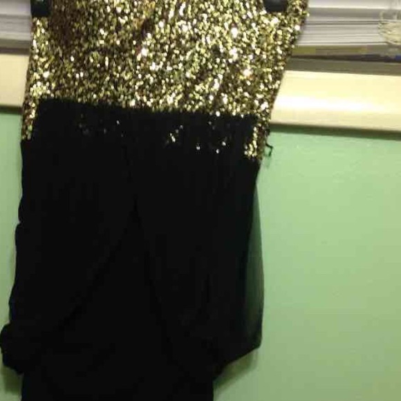 Mini dress - Picture 2 of 3