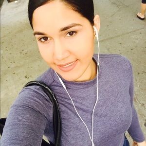 Meet your Posher, Aida