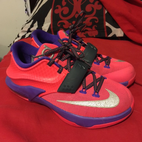 KD 7s - Picture 1 of 4