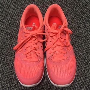 Nike Flex Fitsole tennis shoes!