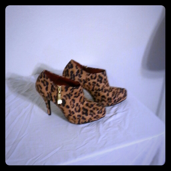 Ankle boots