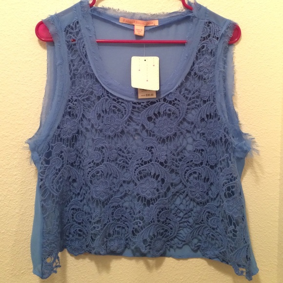 Crop top style