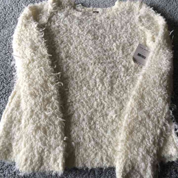 Free People sweater. Best sweater ever!! - Picture 2 of 5