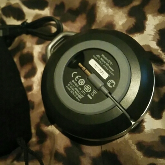 Jbl micro wireless speaker - Picture 3 of 3