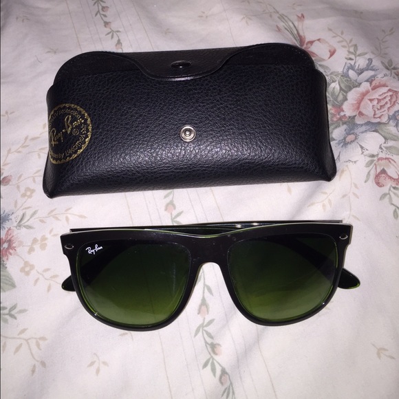 RAY BANS SUNGLASSES.