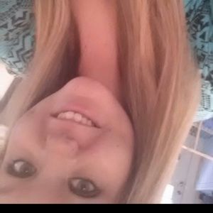 Meet your Posher, Casandra