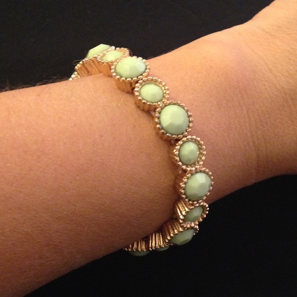 Nordstrom Jewelry - Gold tone elastic bracelet
