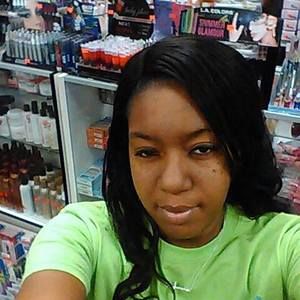 Meet your Posher, Cassandra