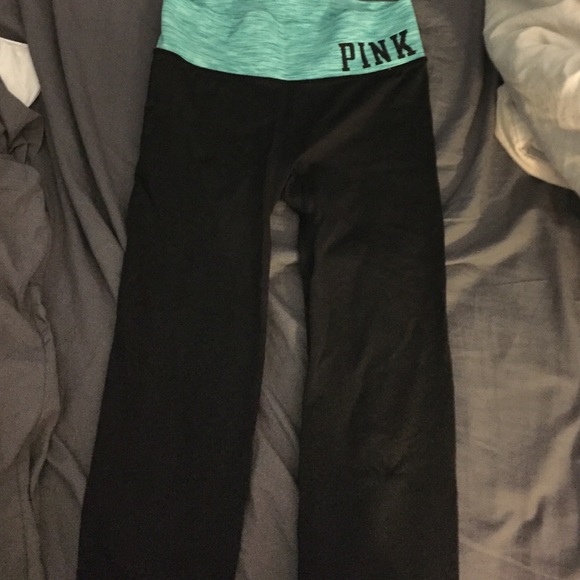 VS pink yoga crops