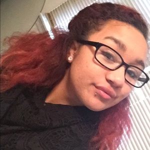 Meet your Posher, Alexus