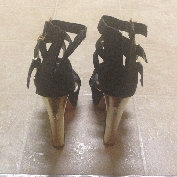 Heels - Picture 3 of 3