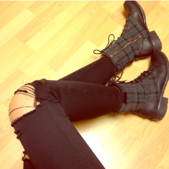 Plaid combat boots, womens size 9 - Picture 2 of 2