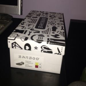 Bamboo closed toe sandals NEW