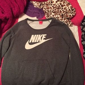 Women's Nike Pullover