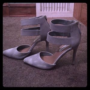 Steve Madden Gray Heels
