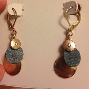 Brand new gold and emerald green dangly earrings!
