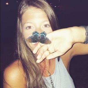 Meet your Posher, Cara