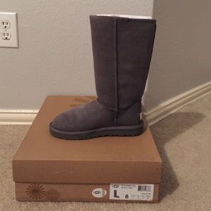 Ugg tall classic in grey