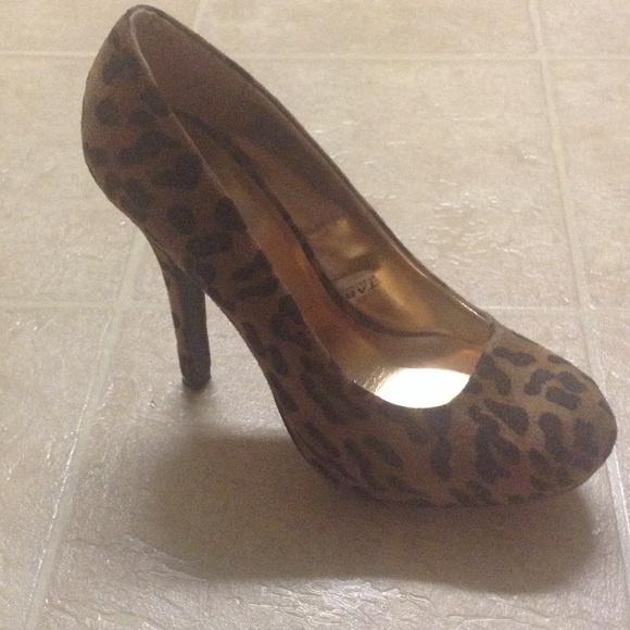 Printed heels - Picture 3 of 3