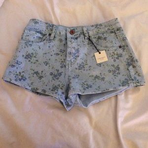 (NWT) Blue floral shorts