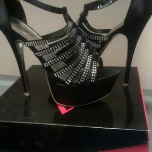 Stilettos dress shoes