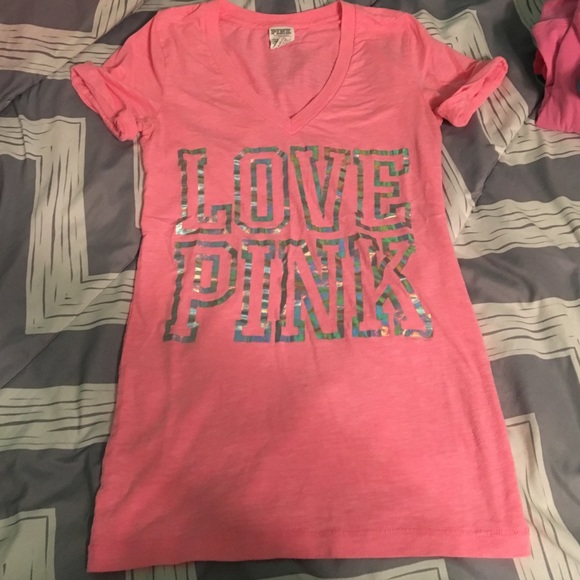 VS PINK V-NECK
