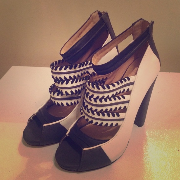 Gwen Stefani Collection black and white pumps