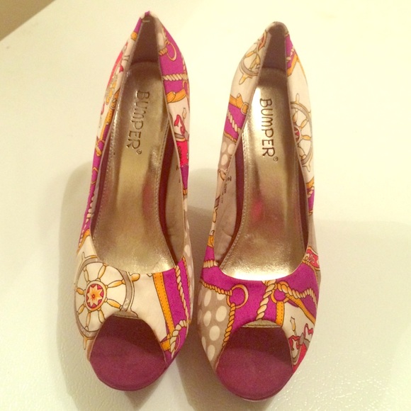 Purple multicolored wedges