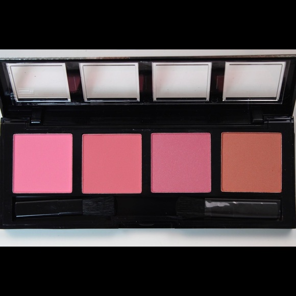 Intense blush palette city color