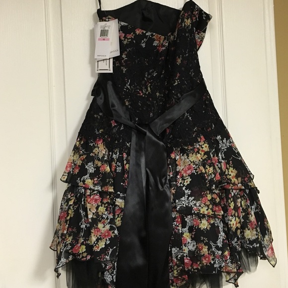Jessica McClintock short floral formal gown - Picture 4 of 4