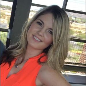 Meet your Posher, Connie