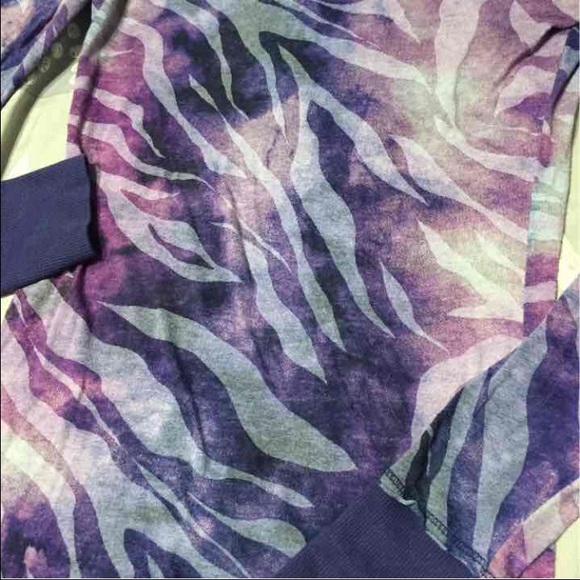 Long sleeve Buckle shirt - Picture 2 of 3