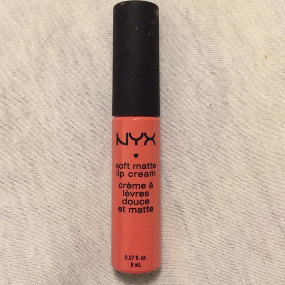 NXY Soft Matte Lip Cream in Antwerp