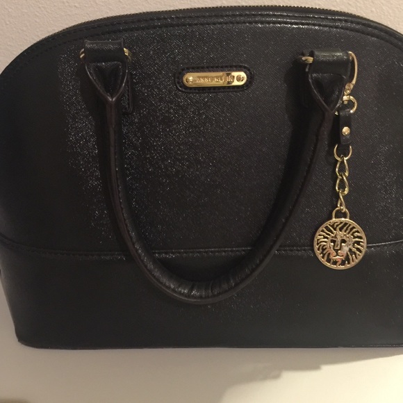 Black bucket purse