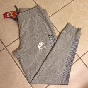 Nike Track & Field Mesh-Mix cuffed pants