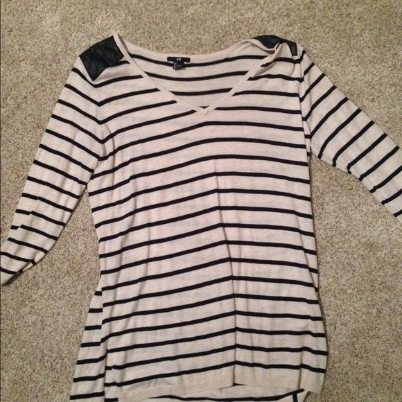 Stripes, 3/4ths sleeve, quilted fabric on shoulder