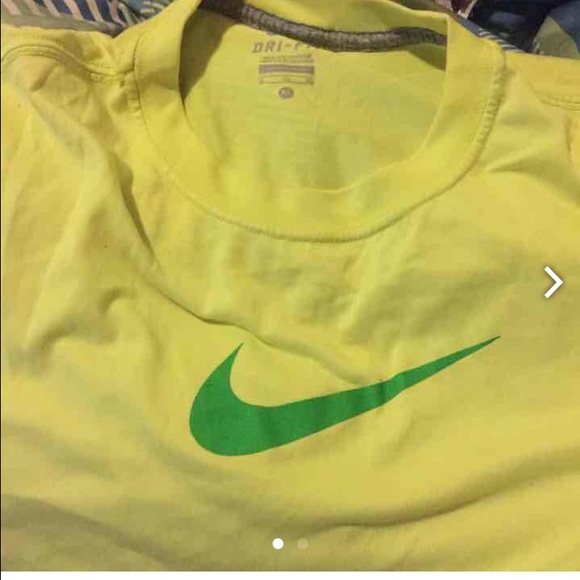 Nike short sleeve active shirt size xl