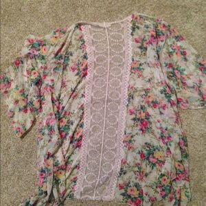 Floral kimono, pink lace on the back
