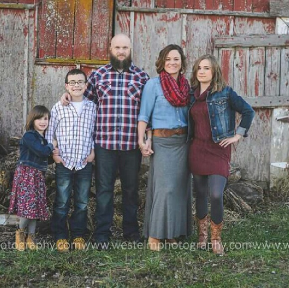 Meet your Posher, Megan - Picture 2 of 2