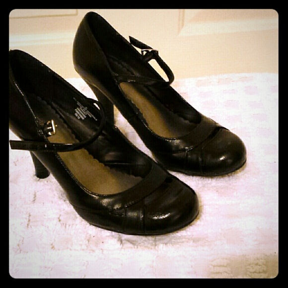 Black Mary Jane heels