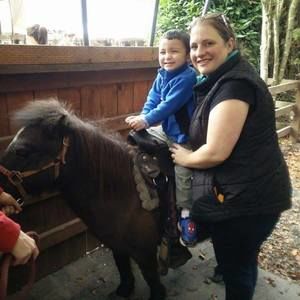 Meet your Posher, Karine