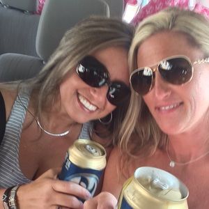 Meet your Posher, April