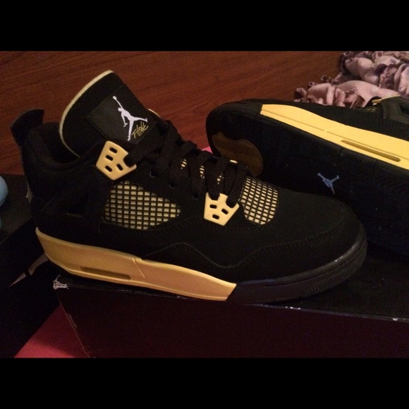 Black and Yellow Thunder 4s - Picture 3 of 4